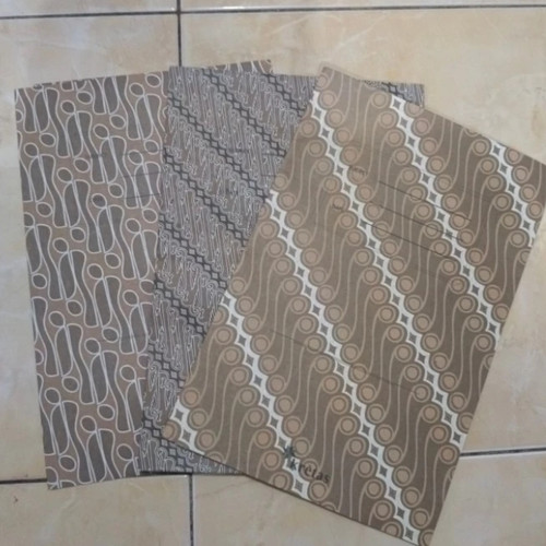 stopmap kertas folio 5002 batik 1 dus isi 50 merah