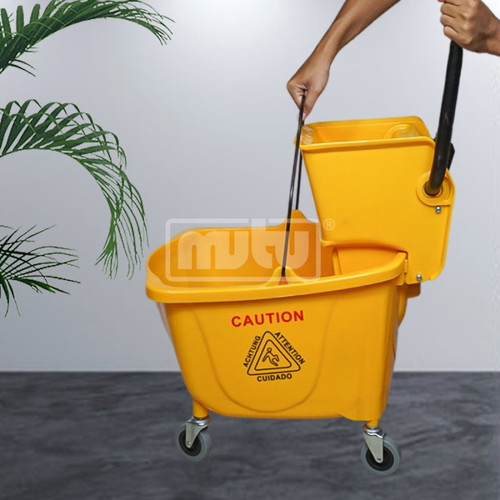 Single Bucket dengan roda janitor pel untuk cleaning service