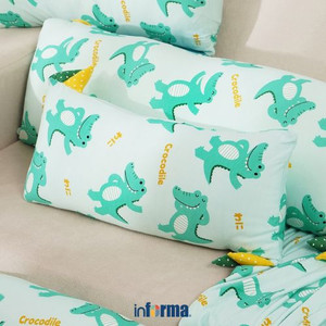 Informa 25X55 Cm Bantal Fluffy Huggy Crocodile - Hijau