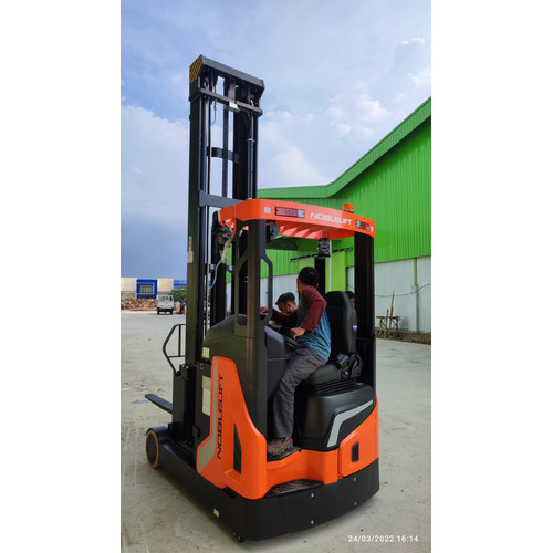 Forklift Reach Truck cap 2 ton Tinggi 6 m Noblelift harga termurah