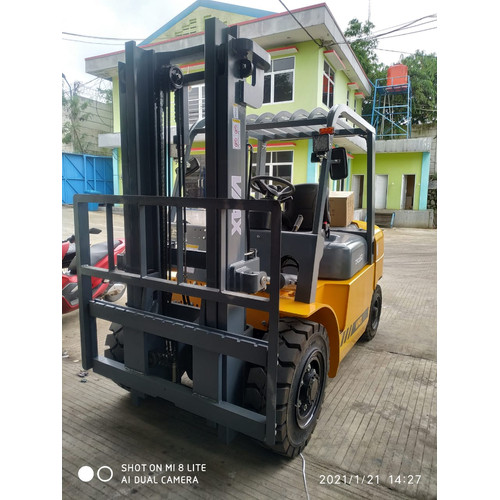 Pusat Penjualan Forklift Diesel Cap 3 Ton 3 m harga termurah Garansi